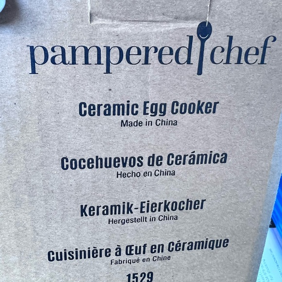 NEW In Box Pampered chef's Ceramic EGG COOKER - Picture 4 of 4